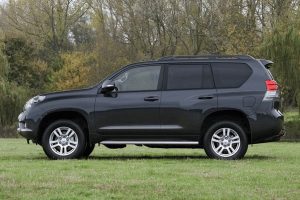 9. Vehicle rental Rwanda: Flexible Cars for Business and Travel